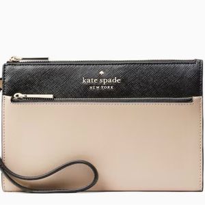 Staci Medium Wristlet